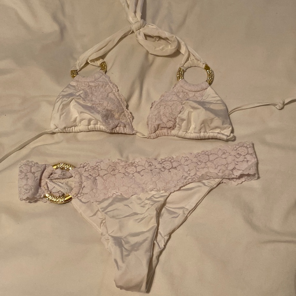 Beach bunny bridal lady lace